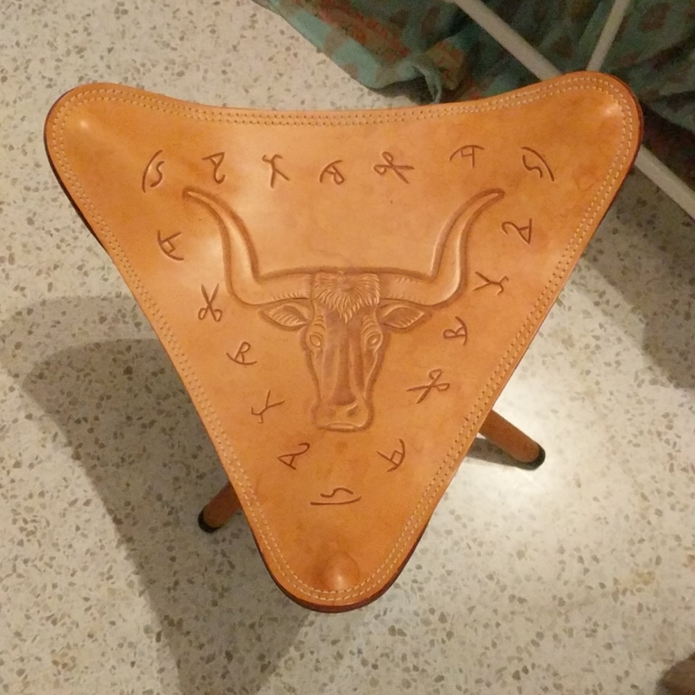 Super cool tooled leather tri-pod stool - Picture 1 of 4